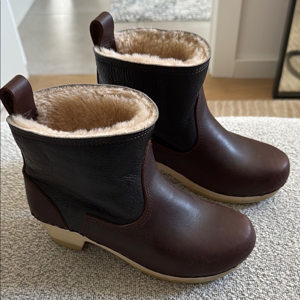 No. 6 Brown Ankle Boots with furry Lining